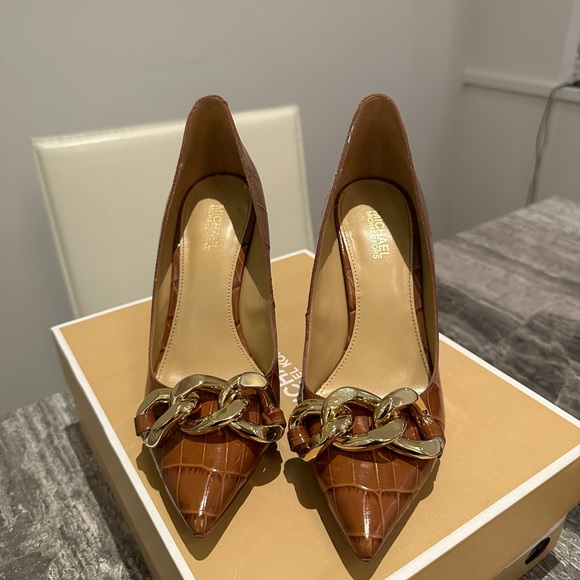 Worn once , Michael Michael Kors Scarlett Chain Pump - Picture 3 of 5